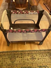 Graco Pack 'n Play Portable Play Yard
