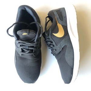 nike kaishi gold
