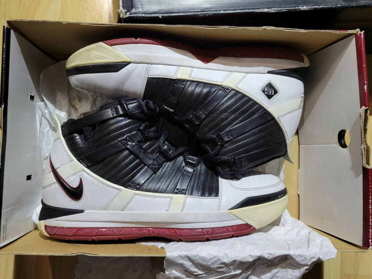2005 Mens Nike Zoom Lebron III Size 12 White Black Varsity Crimson
