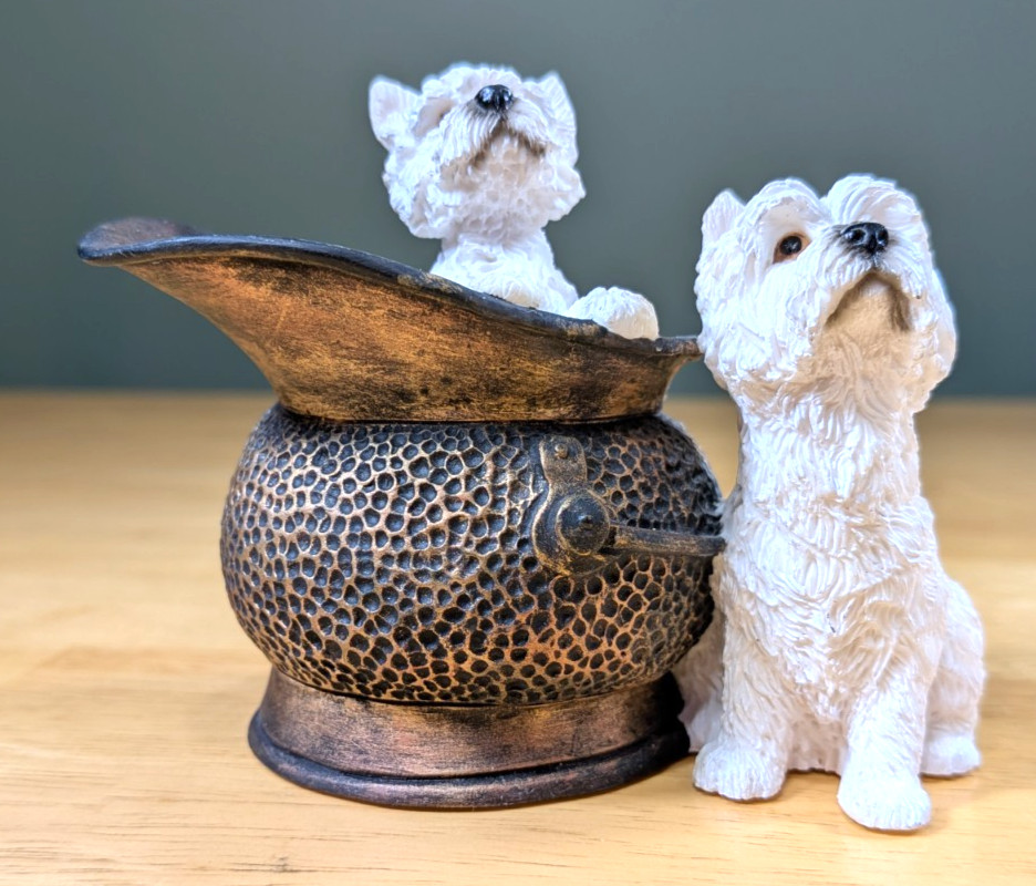 Scottie Dog Figurine - The Leonardo Collection "Hide and Seek" from 1999