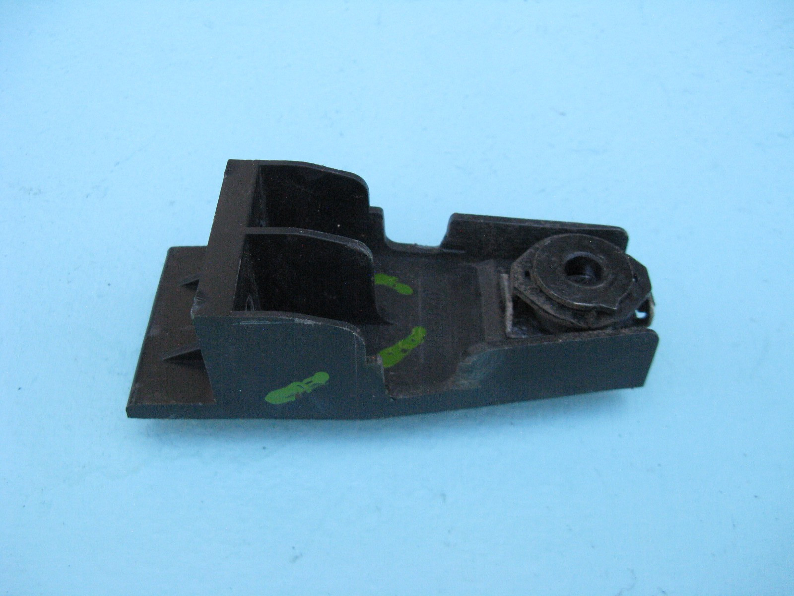 03-12 BENTLEY CONTINENTAL FLYING SPUR GT LEFT DRIVER HEADLIGHT BRACKET MOUNT TAB