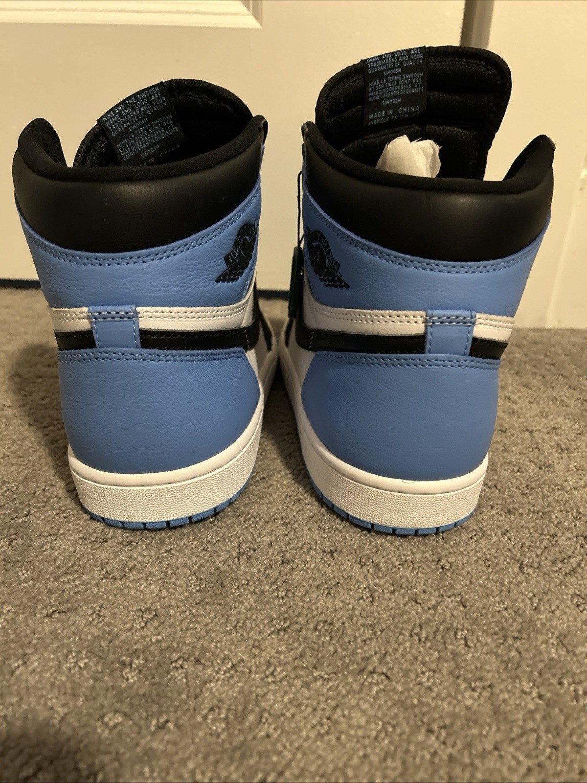 Nike Air Jordan 1 Retro OG High UNC Toe Size 11.5 DZ5485-400 thumbnail 17