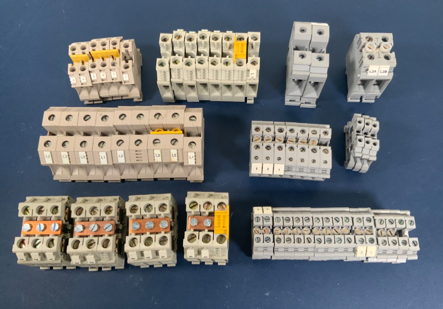 Lot of 65 terminal blocks Weidmuller / Phoenix Contact Ground Terminal Block