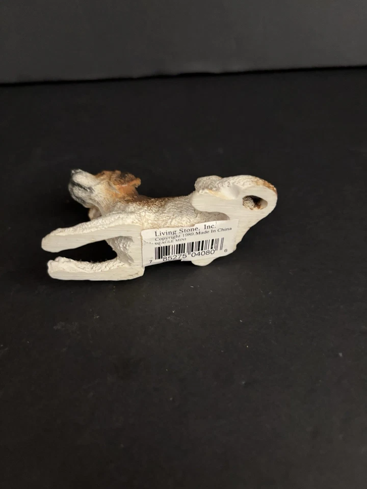 Estatuilla de perro marrón blanco de 3"  Foto 2 de 2