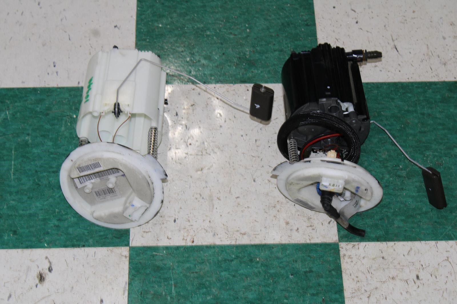 Maserati Ghibli 2014-2020 Left, right Fuel pumps Pair