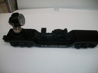 MTH '' AMTRAK OPERATING SEARCHLIGHT CAR , DIE CAST FLAT , WORKING   ''  LOT #46218