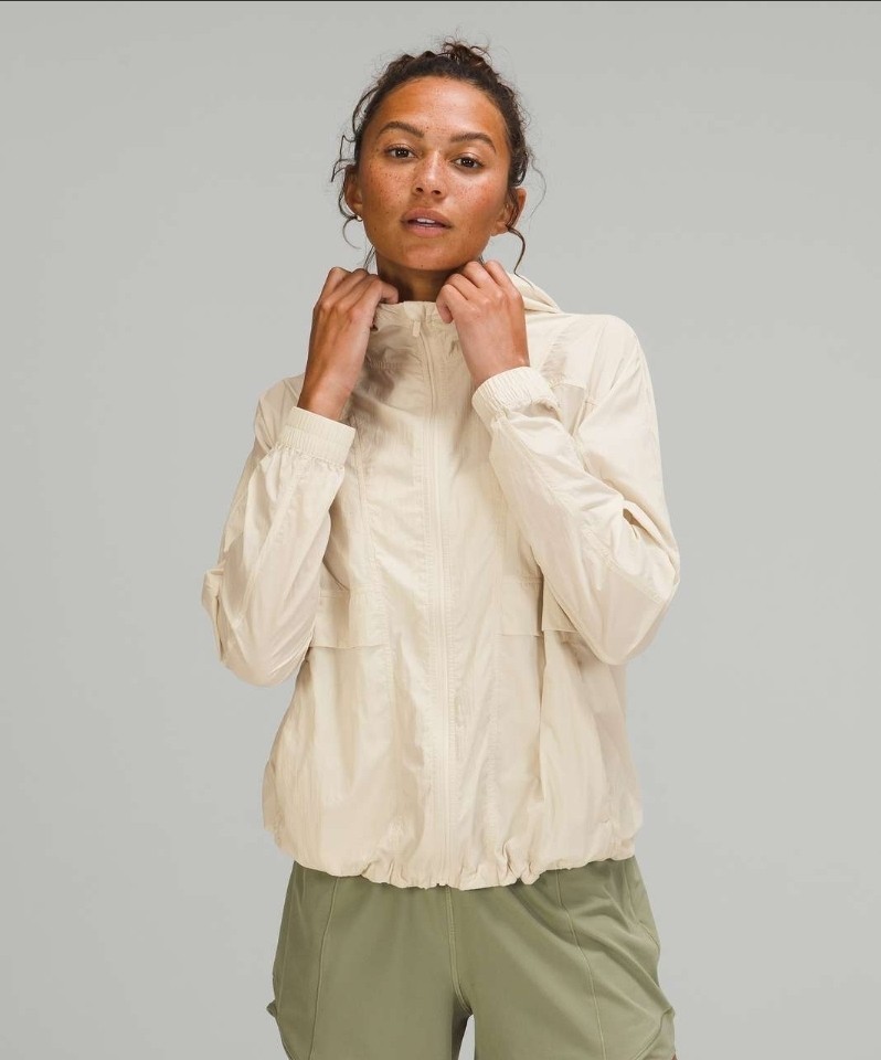 Women's lululemon hood light packable jacket white opal Size 8