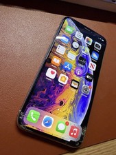 Apple iPhone XS - 64 GB - Silver Unlocked Smartphone For Parts Or Repairs