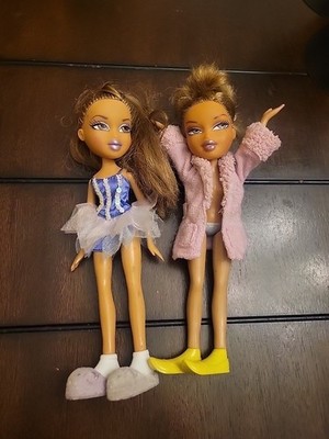 2001 Slumber Chloe and Yasmine Bratz Dolls Lot of 2 Good Condition