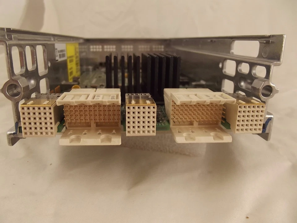 Xyratex 63293-03 Launch 3 Telecom AT FC QLogic Controller 20-2 - Image 3 of 4