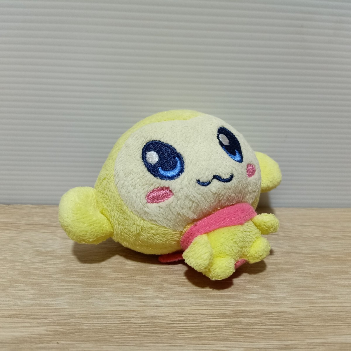 Tamagotchi イエロー キーチェーン付き たまごっち Tamagotchi Smart イエロー キーチェーン付き - メルカリ