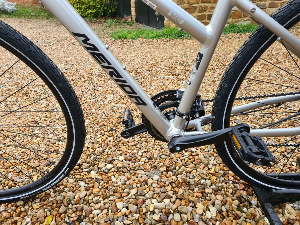 Merida crossway 100 womens hybrid cheap bike
