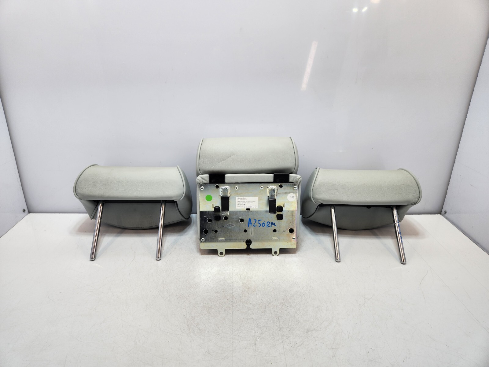✅03-08 OEM Maserati Quattroporte Rear Left Right Side Headrest Leather Set