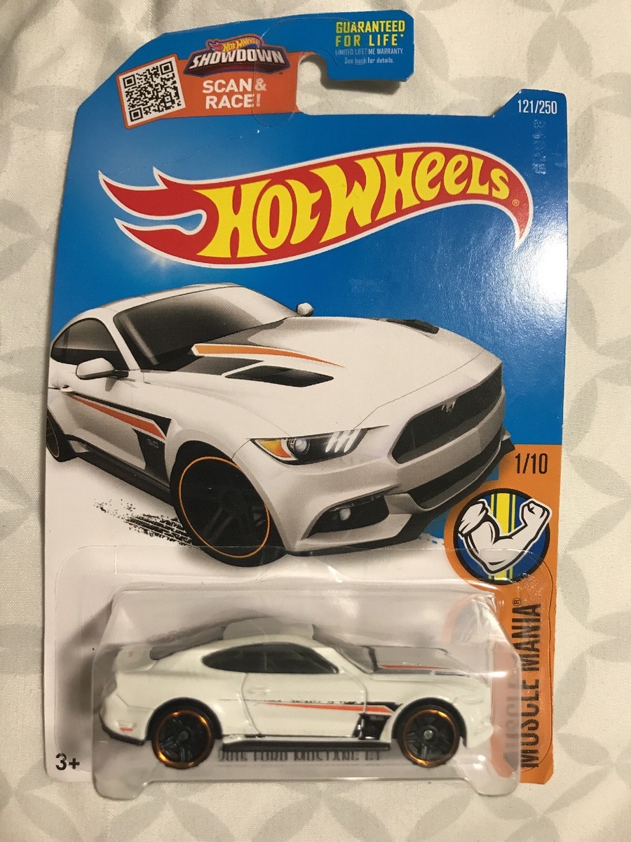 新品　組立式DX MAX MUSCLE MANIA vol.1 HOT WHEELS MUSCLE MANIA 2015 FORD MUSTANG GT 1/10 OR 121/250 White