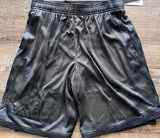 NWT Under Armour Boys Youth YSM Black/Dark Gray Print Stunt 3.0 Shorts Small