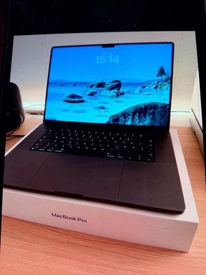 16 zoll MacBook Pro in Space grau
