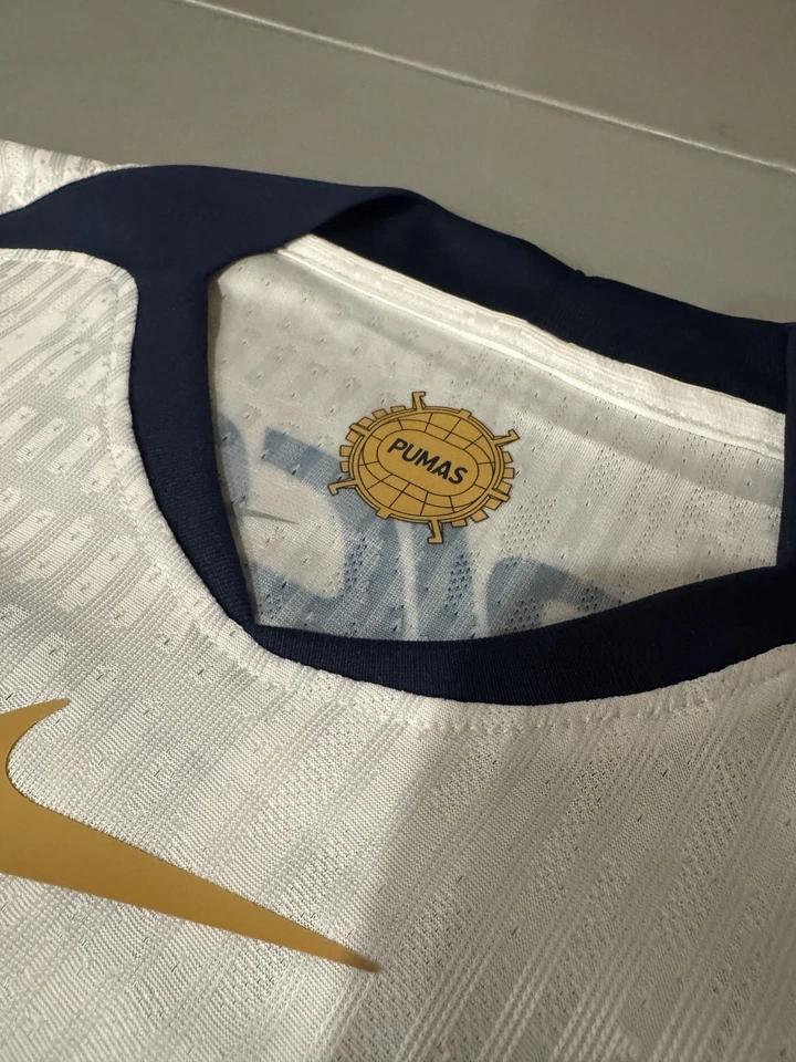 Aaron Ramsey #10 Pumas UNAM Home Jersey 24/25 – Blue/Gold XL (Fits L) Liga MX - Image 3 of 4