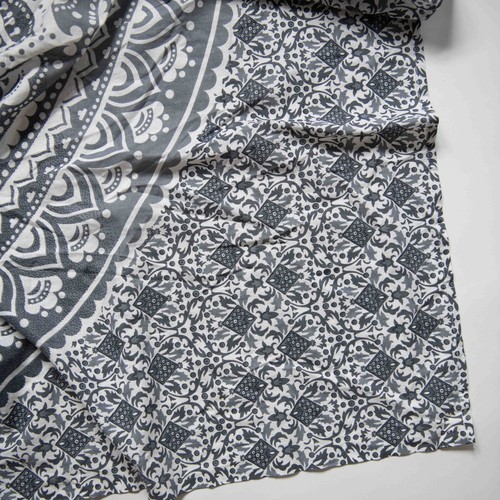 Floral Mandala Print Gray & White Boho Hippie Tapestry Wall Hanging 53" x 59" - 第 7/9 張圖片
