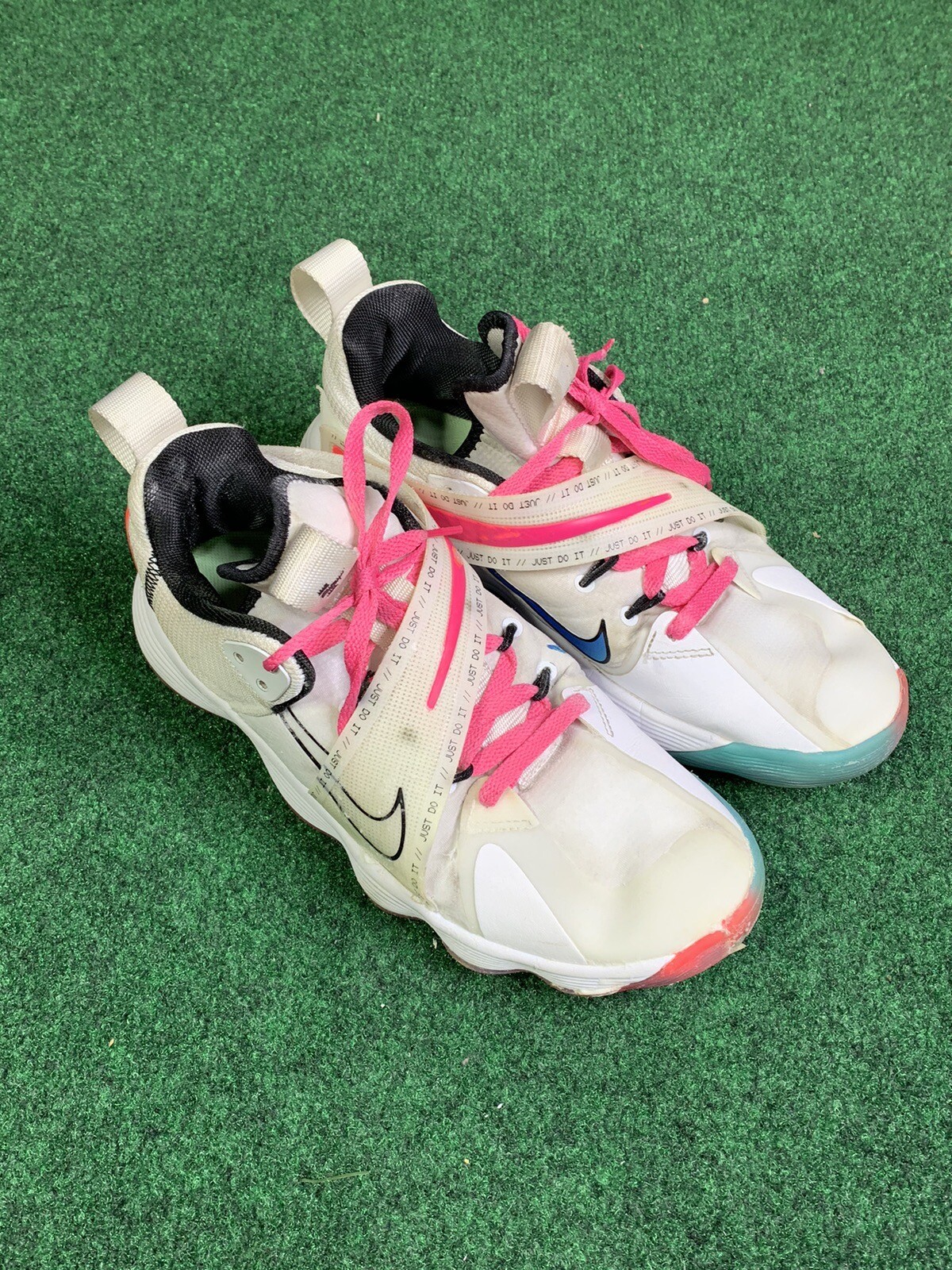 Womens Nike React HyperSet SE White Pink Volleyball S… Gem