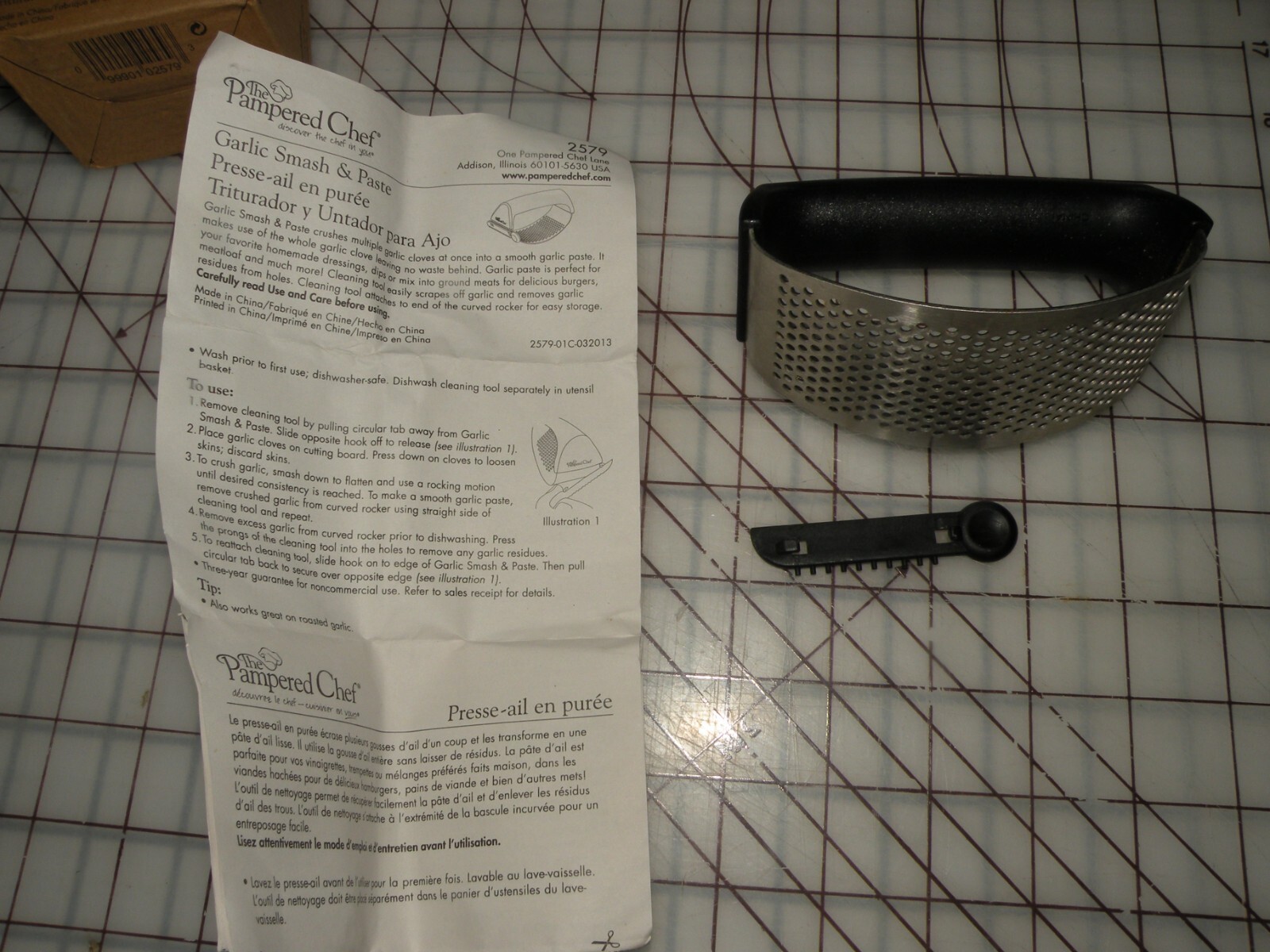 PAMPERED CHEF 2579 Garlic Smash & Paste Kitchen Cooking Tool New In