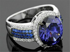 Vintage Jewellery Gold Ring with Blue and Whi...