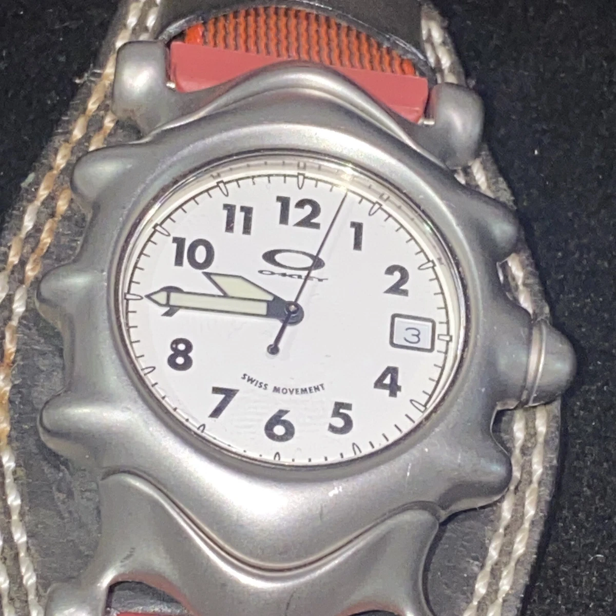 Original RARE MEN'S OAKLEY SADDLEBACK WATCH Honed Stainless White Dial w/ Swiss