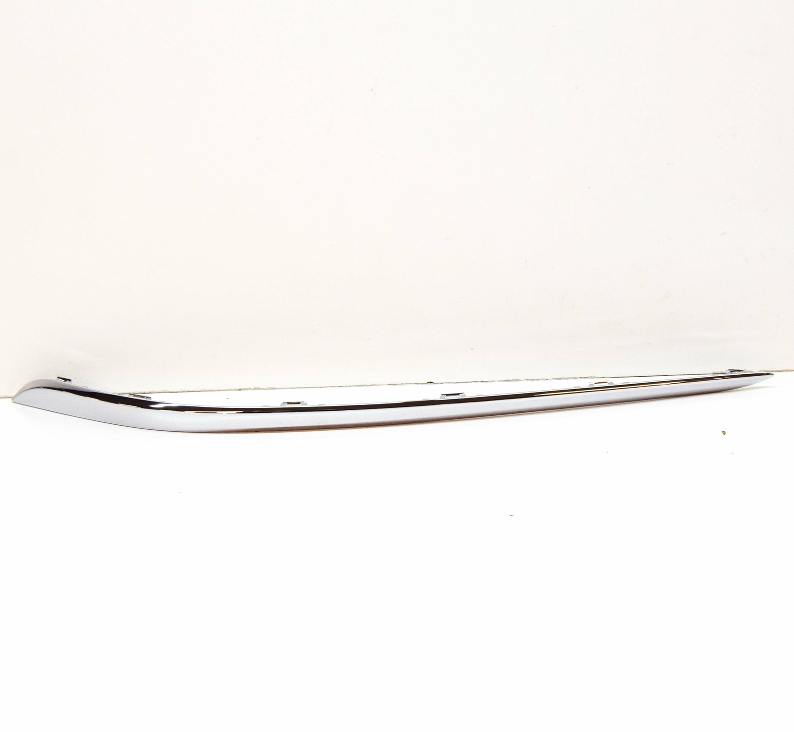NEW BMW 7 G11 FRONT BUMPER LEFT LOWER MOLDING 51117362695 7362695 