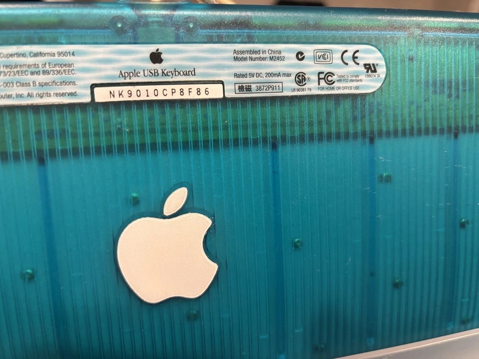 Apple Keyboard M2452 1999 USB iMac Icey Blue Futurism ~ Stuck keys ~ working - Image 3 of 4