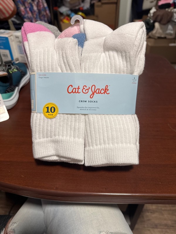 girls 10 pair of crew socks large size 3-7 shoe