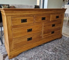 Oak furniture land chest of drawers