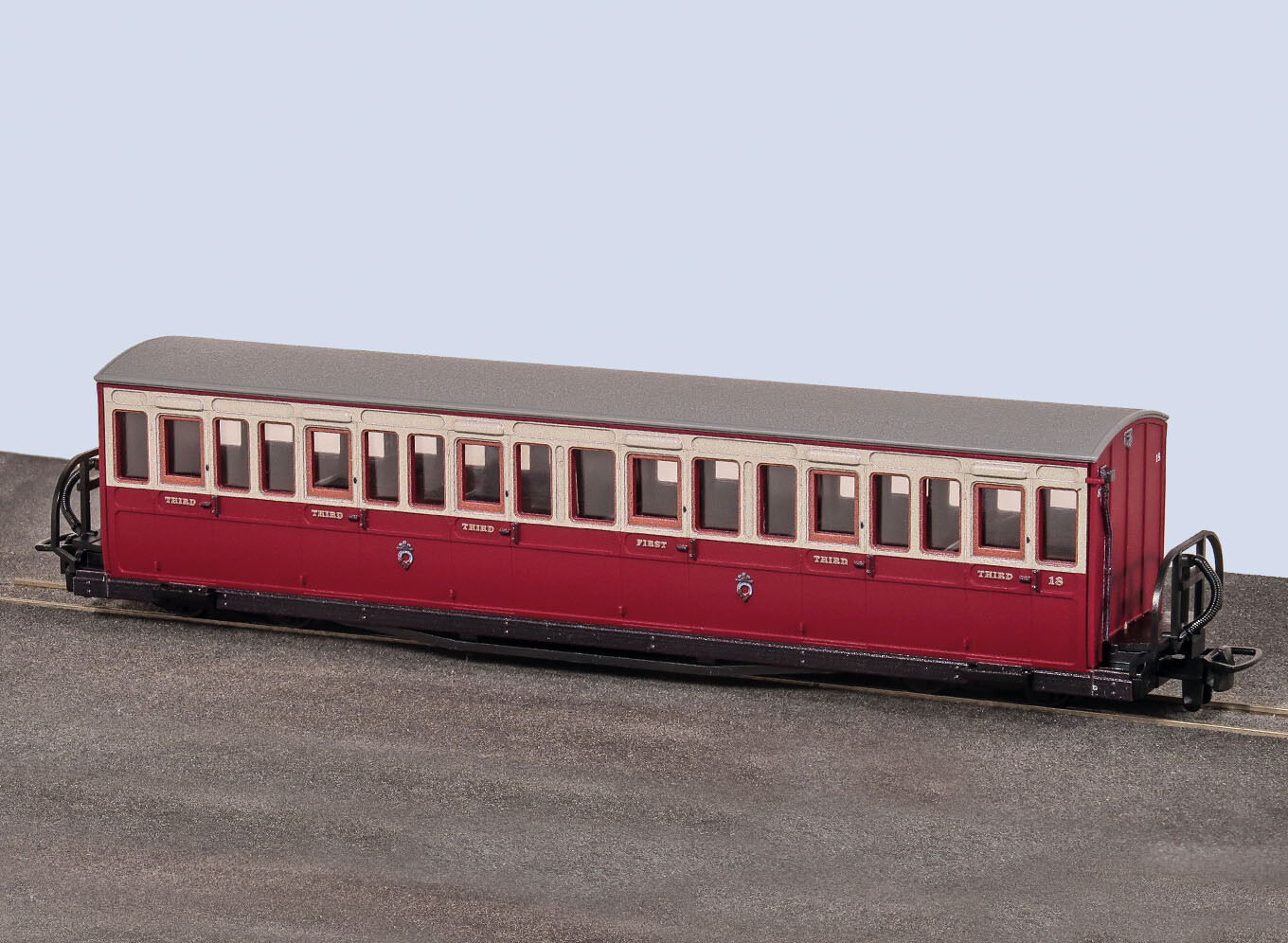 Peco GR-602B OO-9 Ffestiniog Railway Bowsider Short Coach Red And Cream No.18