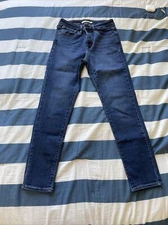 Levi’s Women’s 721 Skinny Jeans (size 27- Pre-owned)