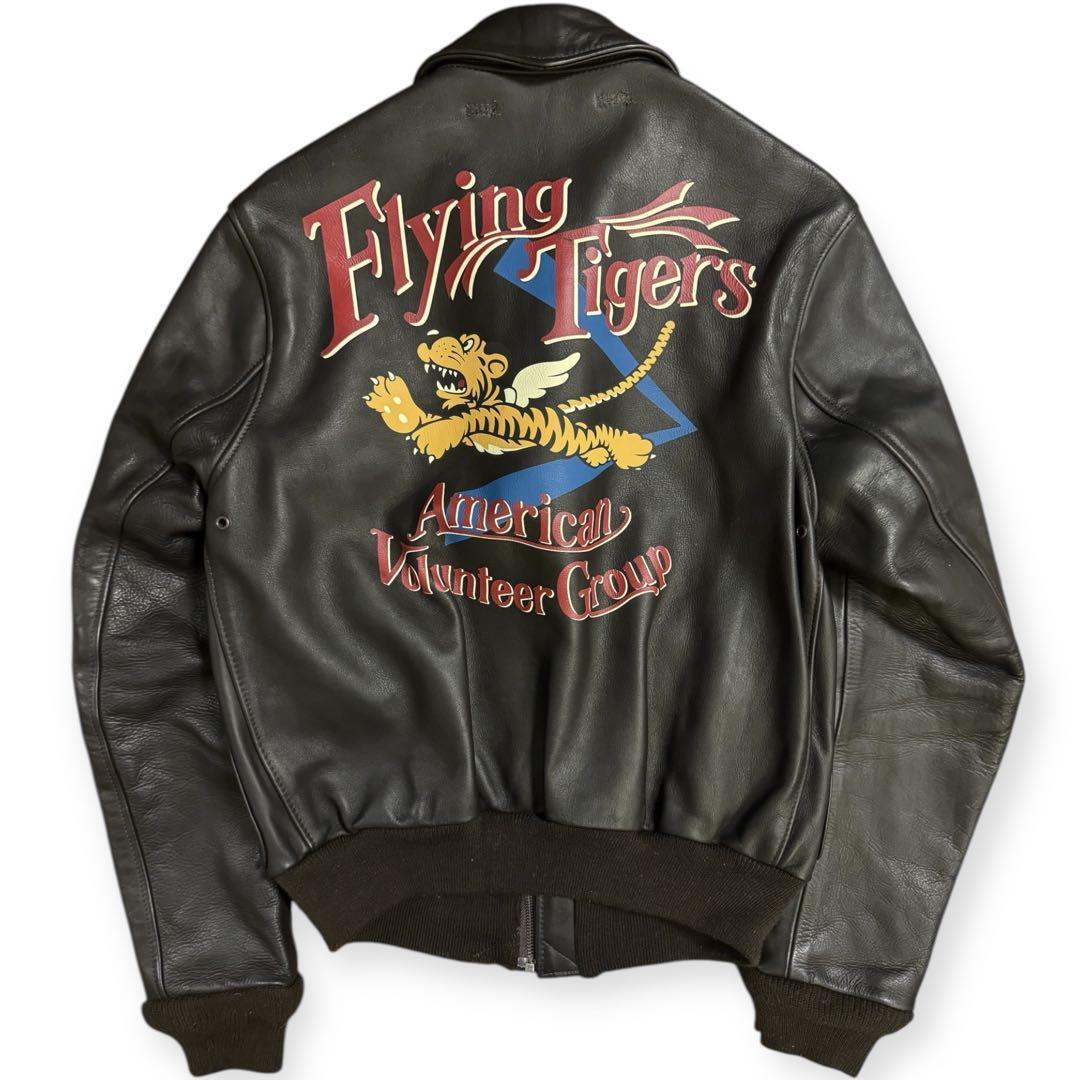 美品 AVIREX LTD 米国製 A-2 FLYING TIGERS ブラウン s-l1200.jpg
