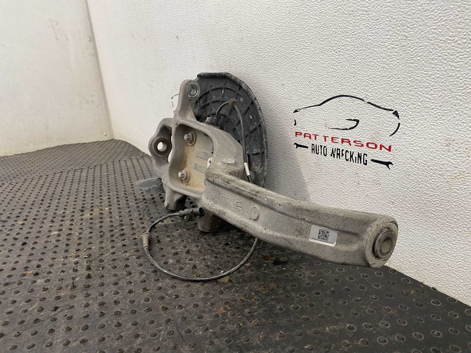14-17 MASERATI GHIBLI AWD FRONT DRIVER LEFT KNEE KNUCKLE