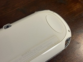 Sony PlayStation Vita 1000 OLED White - 32 GB Sony Memory Card - TESTED - CLEAN