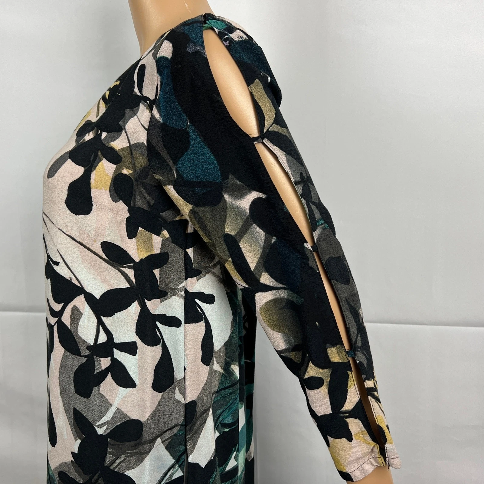 VETEMENTS Abito Anthropologie Maeve MEDIUM ombreggiato giardino stampa floreale spalle fredde tubino