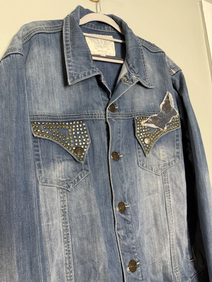 Chaqueta vaquera con tachuelas lavado claro Robin’s Jeans talla 4x. Chaqueta vaquera estilo años 90 Foto 4 de 4