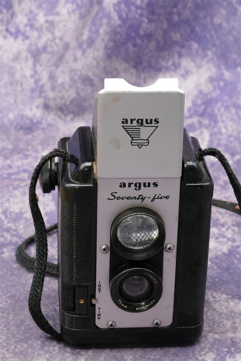 Argus Seventy-Five 620 Film Twin Lens Reflex Camera