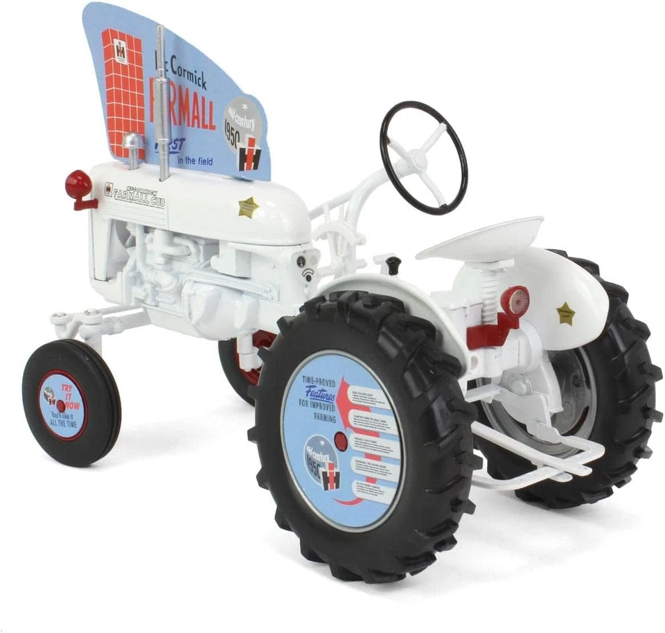 Trator Demonstrador Branco High Detail International Harvester Farmall Cub High Detail - Imagem 4 de 4