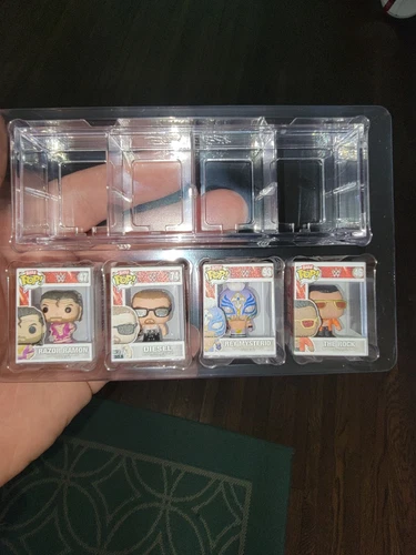 Funko Bitty Pop Set W/ The Rock #46 Dwayne Johnson - Mystery Bitty 1/3 - WWE