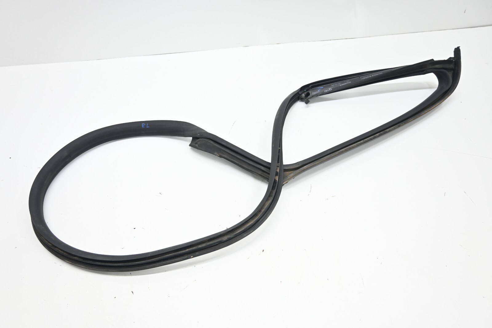 Maserati Ghibli 2014-2020 REAR+LEFT Weatherstrip