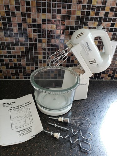 hand mixer with stand and bowl