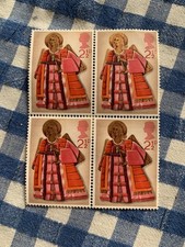 1972  GB Mint/MNH Stamp  Christmas Angels  SG 913 Item No M-166