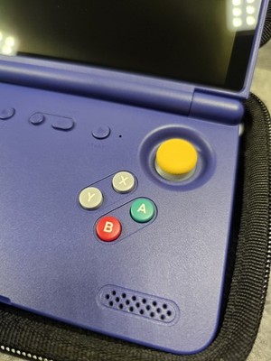 Unused Retroid Pocket Flip 2 SD865 Handheld purple GC, w/ case, no