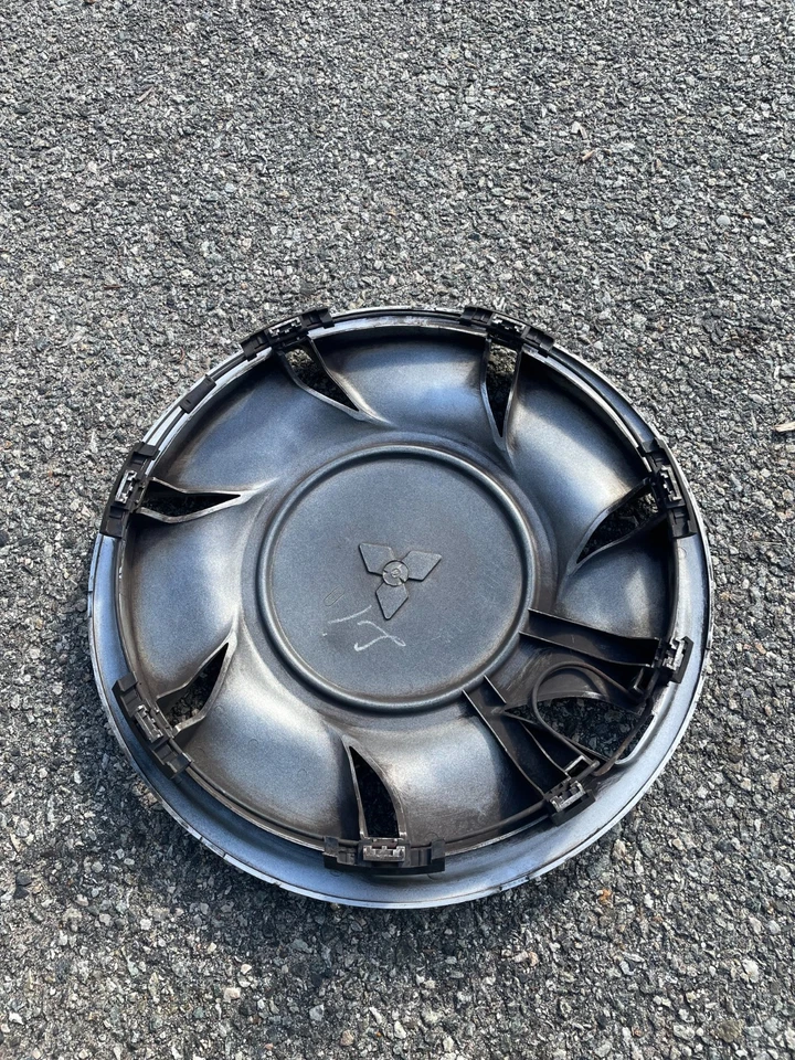 Cubierta de rueda tapacubos de 16 pulgadas Mitsubishi Eclipse 1990 1991 de fábrica Foto 3 de 4