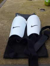 Mens Medium Nike Shin Pads Football Soccer White with Straps and Bag New