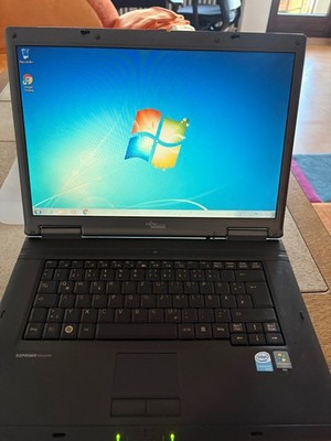 Notebook  15,4 Zoll Esprimo Mobile V5535 Intel RAM 2GB HDD80 GB DVD-RW