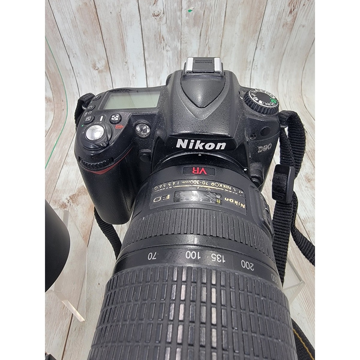 Nikon D90 DSLR Camera w/NIKKOR 70-300mm Lens Black with Battery