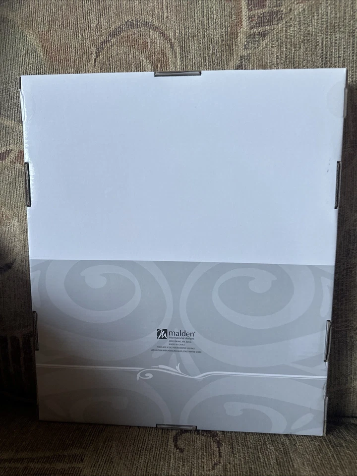 Malden 8x10 英寸银色新娘相框带心和韵石全新带盒 — 第 3/4 张图片