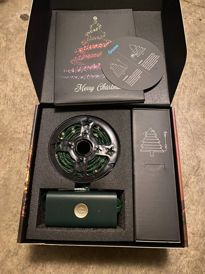 Cadena de luces de Navidad Govee RGBICW Tech AI iluminación exterior clasificación verde 65,6 pies Foto 2 de 4